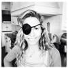 Sheryl Crow prend la pose avec un cache-oeil sur Instagram, le 6 août 2013.
