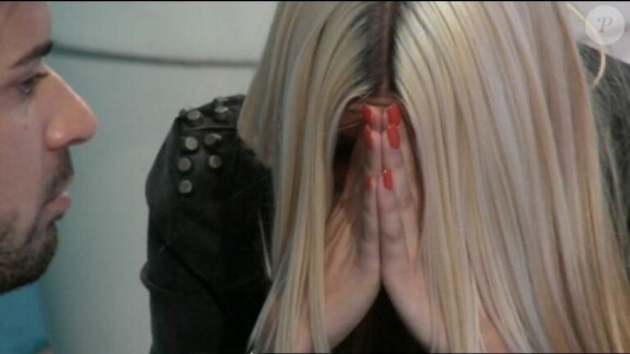 Alexia et Vincent, la rupture dans Secret Story 7 - Alexia en larmes
