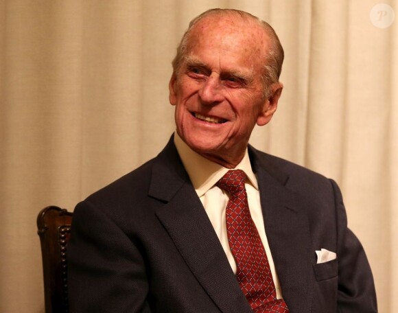 Le prince Philip, duc d'Edimbourg, lors d'une remise de médailles à la Royal Society of Edinburgh le 12 août 2013, deux mois après son hospitalisation pour une chirurgie abdominale.
