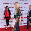 Gwyneth Paltrow a dévoilé son corps de rêve dans une robe transparente à Los Angeles lors de la première d'Iron Man 3 en avril 2013