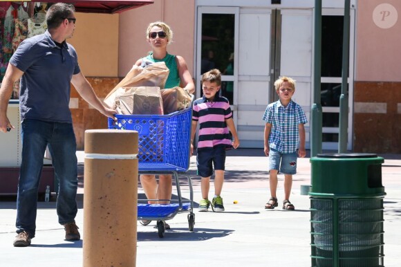Britney Spears et ses fils Jayden James et Sean Preston, le 17 août 2013.