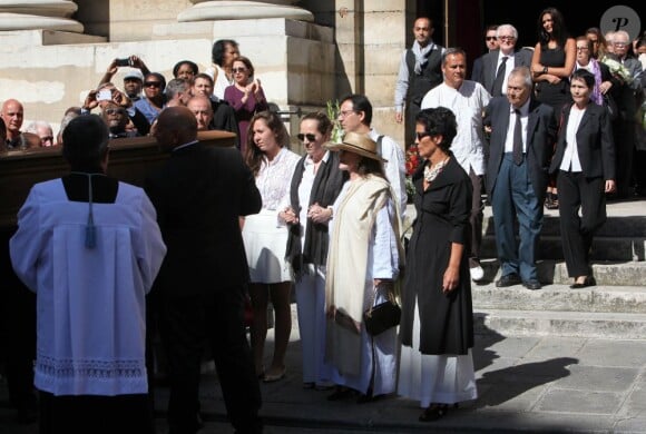 Sa fille, Meriem Vergès, son amour Marie-Christine, marquise de Solages, son frere Paul Vergès et sa nièce Françoise Vergès, Roland Dumas aux funérailles de l'avocat Jacques Vergès en l'église Saint-François d'Aquin à Paris le 20 août 2013.
