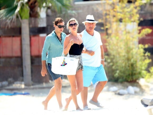 Kate Moss, Jamie Hince et Sir Philip Green en vacances à Saint-Tropez, le 24 août 2013.
