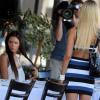 Nabilla et Shauna Sand sur le tournage de Hollywood Girls saison 3, à Los Angeles, le jeudi 15 août 2013.