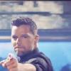 Ricky Martin dans le clip de Come with me.