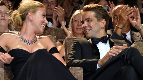 Scarlett Johansson : Fiancée à son amoureux français Romain Dauriac !