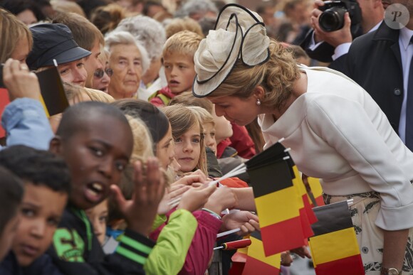 Le roi Philippe et la reine Mathilde de Belgique en déplacement à Wavre, deuxième étape de leur tournée ''Joyeuses rentrées'', le 10 septembre 2013