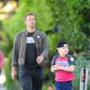 Chris Martin et son fils Moses à Los Angeles, le 26 octobre 2012.