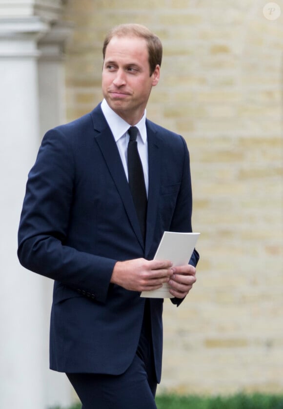 Le William, très attristé, lors des obsèques de Hugh van Cutsem, grand ami du prince Charles et père de quatre garçons dont il est très proche, le 11 septembre 2013 à la cathédrale de Brentwood, dans l'Essex.