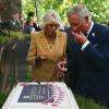Le prince Charles et Camilla Parker Bowles à Clarence House le 11 septembre 2013 pour une réception mettant à l'honneur les produits typiques, après les obsèques de Hugh van Cutsem.