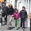Laura Dern et ses enfants à New York, le 4 avril 2013. 