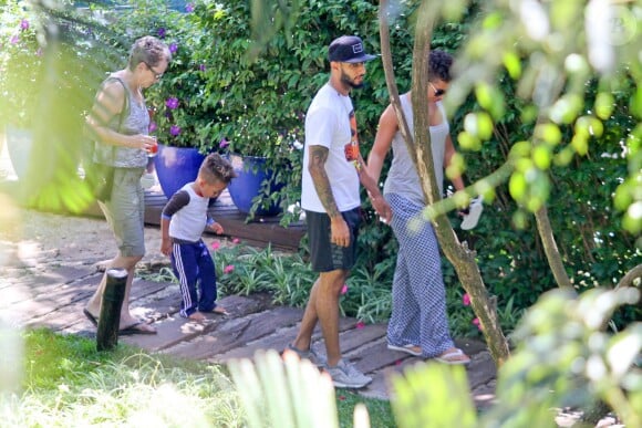 Alicia Keys passe du temps avec son mari Swizz Beatz et leur fils Egypt, à Rio de Janeiro, le 11 septembre 2012.