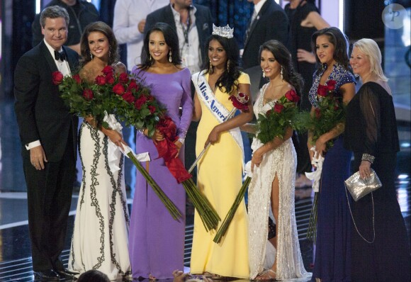 Nina Davuluri (au centre) élue Miss America 2014, le 15 septembre à Atlantic City.