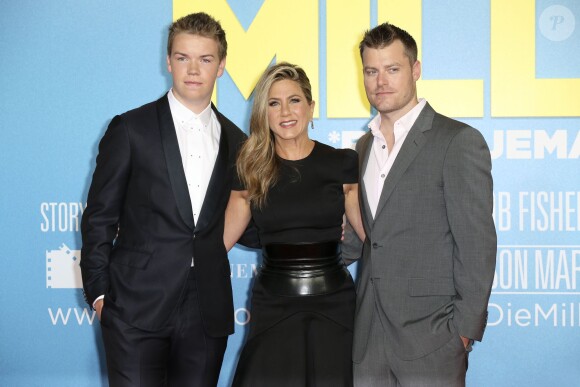 Will Poulter, Jennifer Aniston (Robe: Alexander McQueen) et le réalisateur Rawson Thurber à Berlin le 15 août 2013.