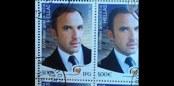 Nikos Aliagas, honoré par un timbre à son effigie en Grèce.