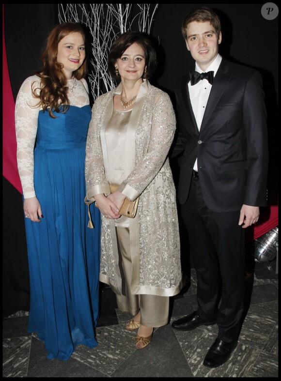 Tony Blair et Cherie Blair avec leurs enfants Kathryn et Nicholas John à Crans-Montana, le 4 février 2012. 