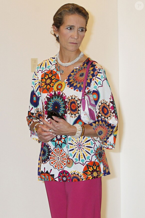 L'infante Elena d'Espagne lors de la première édition du Salon international d'art contemporain de Madrid le 19 septembre 2013.