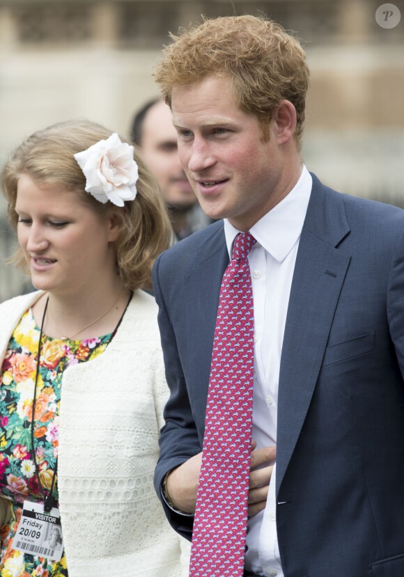 Le prince Harry, ici avec sa cousine Celia, assistait le 20 septembre 2013 au mariage de son cousin Alexander Fellowes, fils de Jane McCorquodale et neveu de Lady Di, et d'Alexandra Finlay, créatrice de chaussures de la marque Fins et descendante de Johnnie Walker.