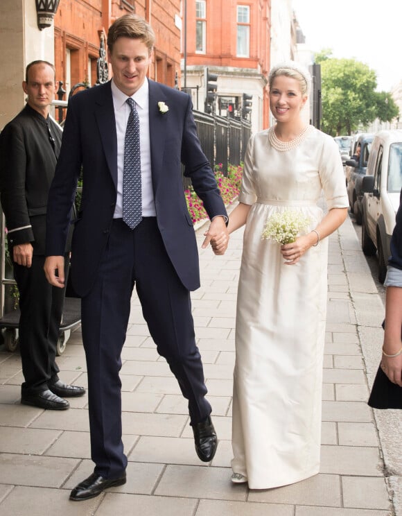 Alexander Fellowes, fils de Jane McCorquodale et neveu de Lady Di, et d'Alexandra Finlay, créatrice de chaussures de la marque Fins et descendante de Johnnie Walker, le 20 septembre 2013 lors de leur mariage à Westminster.