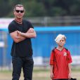 Gavin Rossdale assiste au match de foot de l'un de leurs fils à Los Angeles le samedi 21 septembre 2013.
