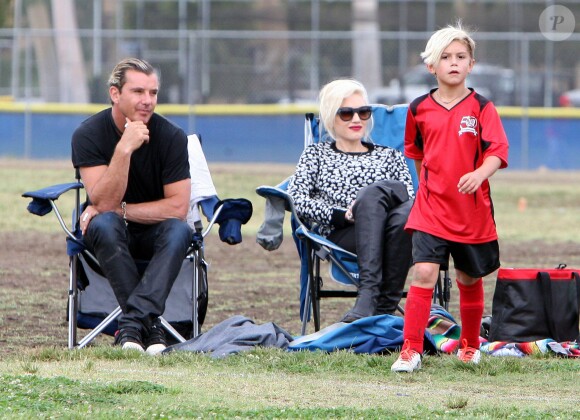 la chanteuse Gwen Stefani, enceinte, et son mari Gavin Rossdale assistent au match de foot de l'un de leurs fils à Los Angeles le samedi 21 septembre 2013.