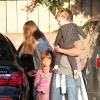 La divine Jessica Alba passe le dimanche 22 septembre entourée des siens. Sa famille, Cash Warren et ses deux filles et une amie. Ils se sont rendus à un anniversaire