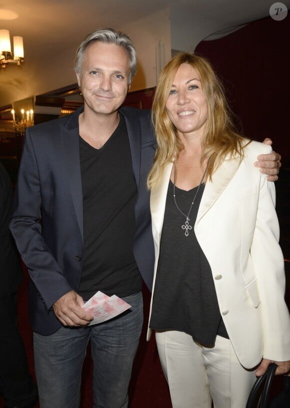 Mathilde Seigner et son compagnon Mathieu Petit à la générale du spectacle de Muriel Robin au théâtre de la Porte Saint-Martin à Paris, le 23 septembre 2013.