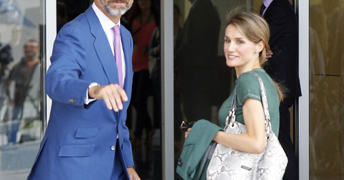 Juan Carlos d'Espagne à l'hôpital : Visite des royaux, surpris par un homme nu !