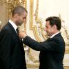 Nicolas Sarkozy remet la Légion d'honneur à Tony Parker le 28 septembre 2007