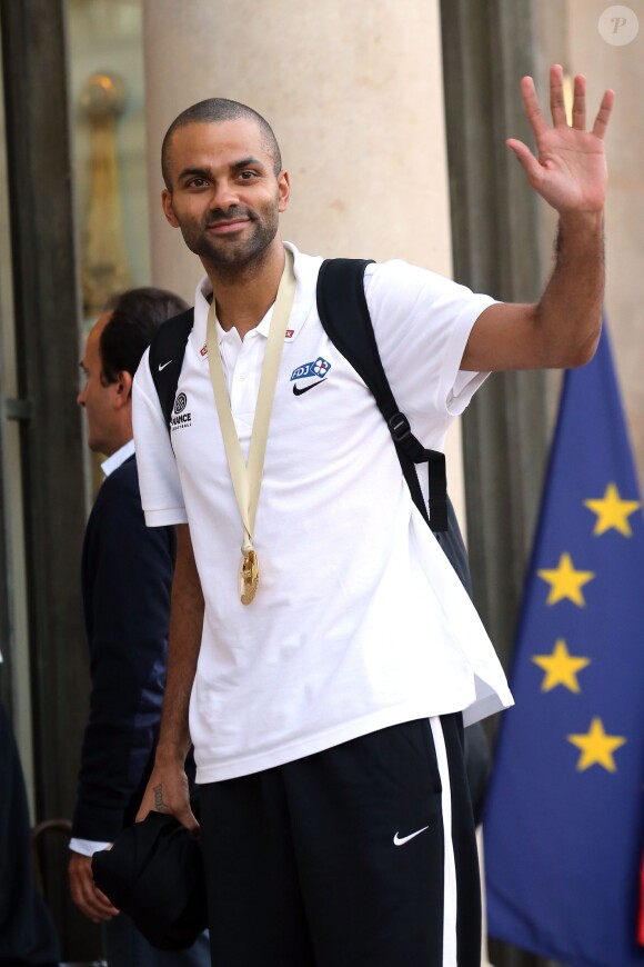 Tony Parker - L'equipe de France de basket est recue au palais de l'Elysee a Paris apres sa victoire a l'Euro 2013 contre la Lituanie. Paris, le 23 septembre 2013  Francois Hollande receives the French Basket Team at Palais de l'Elysee in Paris, after their succes at Euro 2013 in Slovenia. On september 23rd 201323/09/2013 - Paris