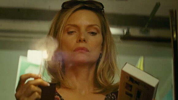 Michelle Pfeiffer dans Malavita : Dévouée et frustrée, elle explose tout !