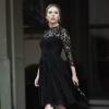 La petite robe noire : atout sexy de Scarlett Johansson