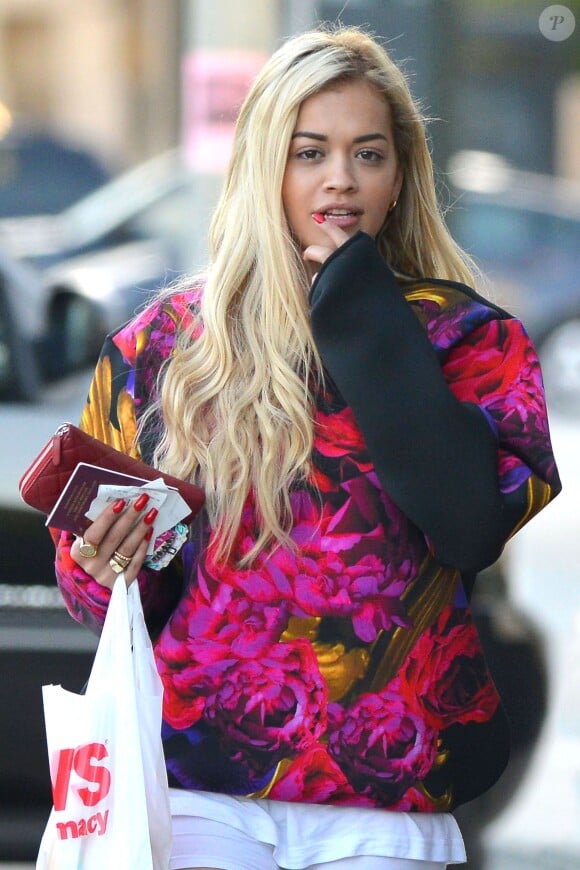 Le sweat couture, must have à adopter comme Rita Ora