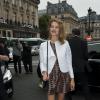 Natalia Vodianova arrive au défilé Stella McCartney à Paris le 30 septembre 2013