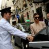 Miranda Kerr quitte son hôtel parisien pour se rendr au défilé Stella McCartney