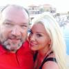 Neil Ruddock et Leah Newman