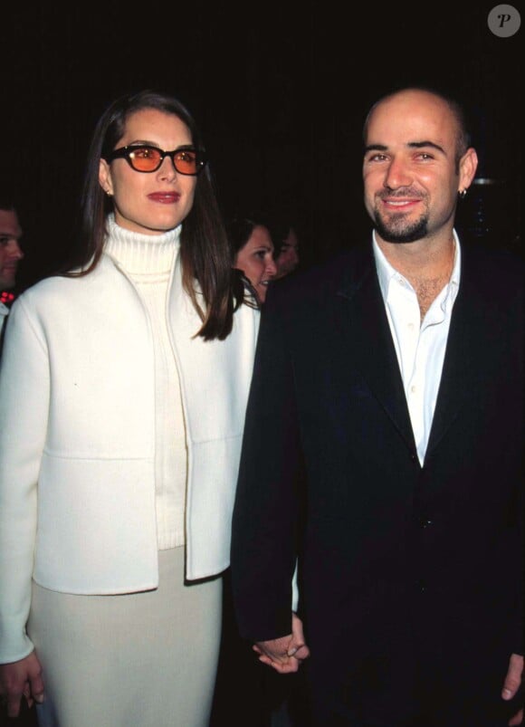 Brooke Shields et Andre Agassi lors de l'avant-première du film Rencontre avec Joe Black, à Los Angeles, le 11 novembre 1998