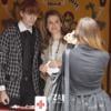 La princesse Letizia d'Espagne lors d'El Día de la banderita (la journée du drapeau), organisée pour récolter des fonds en faveur de la Croix Rouge à Madrid, le 3 octobre 2013