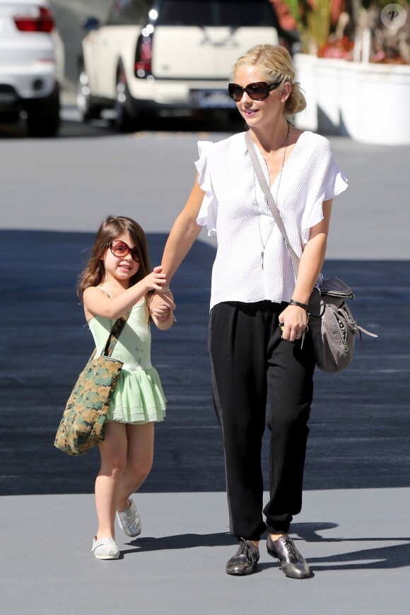 Sarah Michelle Gellar va chercher sa fille Charlotte à son cours de danse à Sherman Oaks, le 5 octobre 2013.