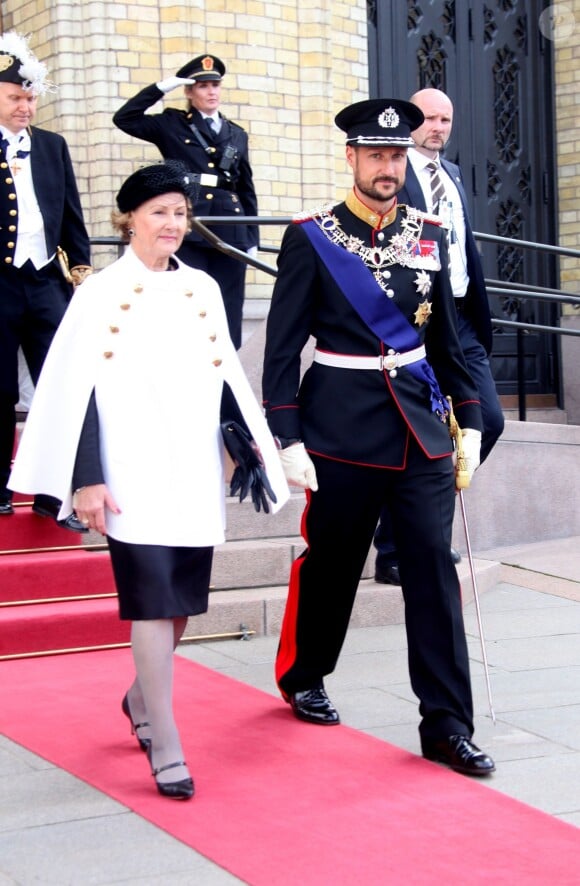 La reine Sonja et le prince Haakon secondaient le roi Harald V le 9 octobre 2013 à Oslo à l'inauguration du Parlement, qui dispose depuis la veille d'un nouveau président.