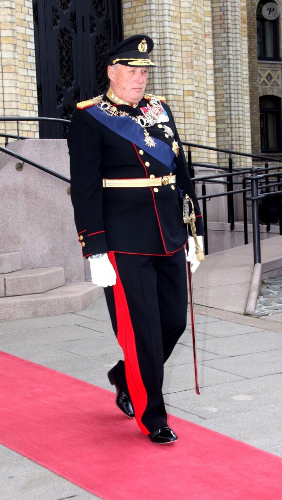 Le roi Harald V de Norvège procédait le 9 octobre 2013 à Oslo à l'inauguration du Parlement, qui dispose depuis la veille d'un nouveau président.