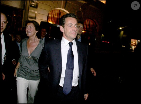 Cécilia Attias et Nicolas Sarkozy lors de la victoire à la présidentielle de 2007 le 7 mai au Fouquet's à Paris.
