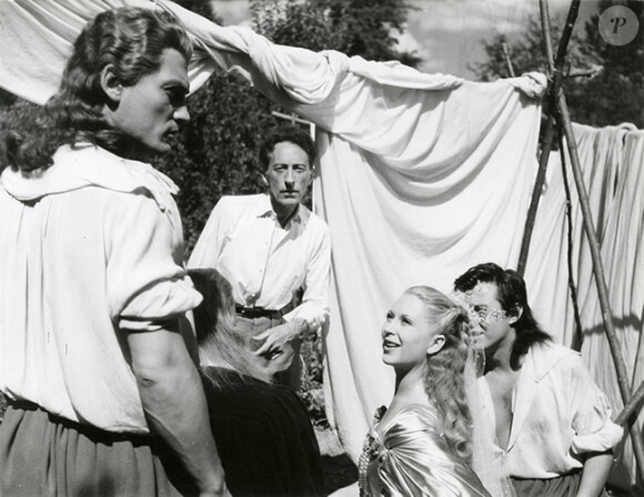 Jean Cocteau, Jean Marais et Josette Day sur le tournage de "La Belle et la Bête" en 1946.