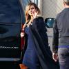 Kim Kardashian de sortie le 9 octobre à L.A. dégaine un look impeccable. Robe droite, cuissardes camel et manteau en cachemire, la star est rayonnante.