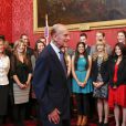 Le prince Philip a eu la cote auprès des jeunes lors de la remise des Prix duc d'Edimbourg (DofE Awards) au palais St James, à Londres, le 10 octobre 2013.