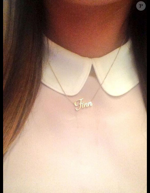 Lea Michele et son collier Finn, Twitter, le 23 août 2013.