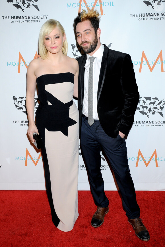 Rose McGowan et son fiancé Davey Detail à New York, le 18 décembre 2012.