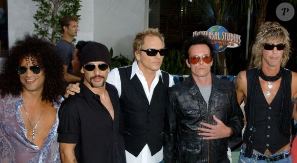 Le groupe Velvet Revolver, Matt Sorum, Slash et Duff McKagan au Universal City Walk de Los Angeles, le 24 juin 2003.24/06/2003 -