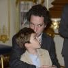 Guillaume Gallienne et son fils Tado au ministère de la culture à Paris, le 15 octobre 2013.