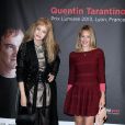 Arielle Dombasle et Ludivine Sagnier - Remise du Prix Lumière 2013 à Quentin Tarantino à Lyon, le 18 octobre 2013.